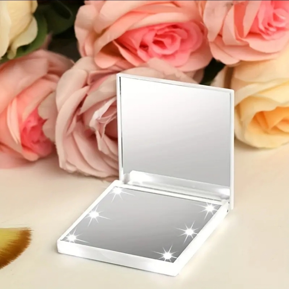 NIB Light Up Compact Mirror